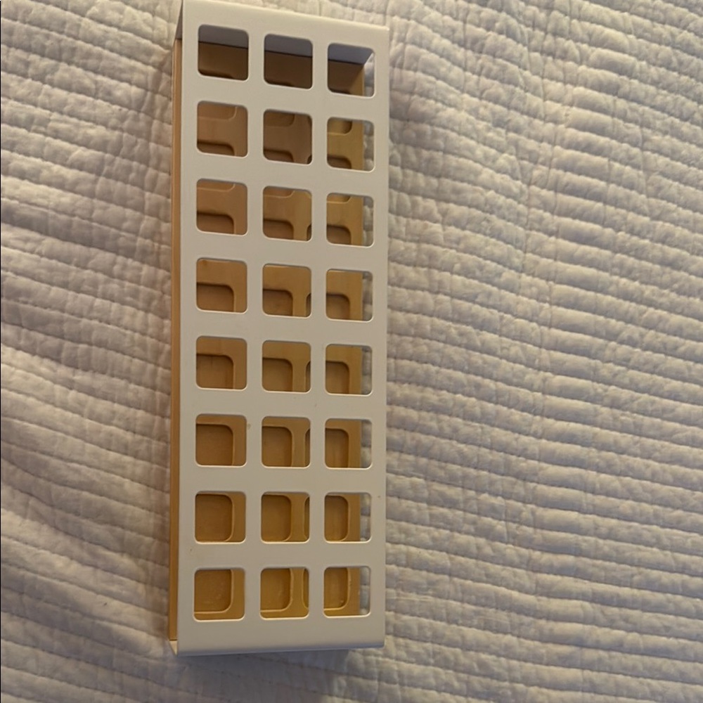 Essential oil roller holder
